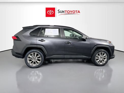 Used 2021 Toyota RAV4 XLE Premium FWD image 2