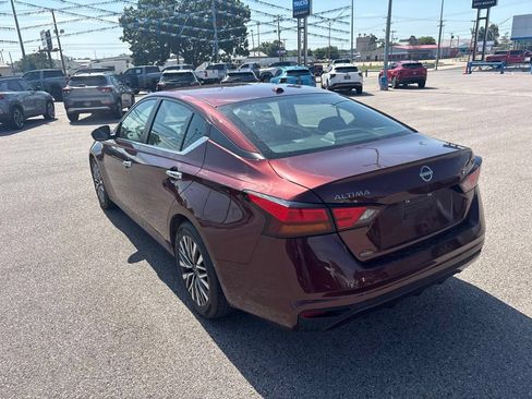Used 2023 Nissan Altima 2.5 SV FWD image 6