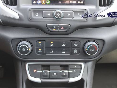 Used 2023 GMC Terrain SLE w/ Elevation Edition FWD image 17