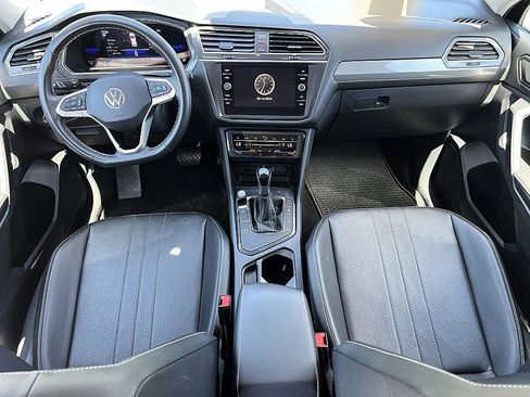 Used 2023 Volkswagen Tiguan SE FWD image 18