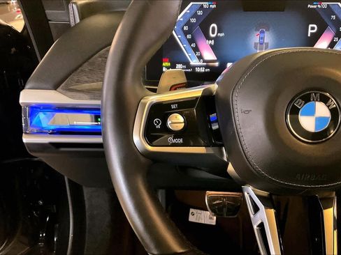 Used 2025 BMW 740i image 22