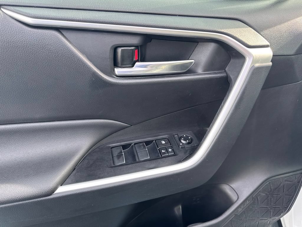 Used 2021 Toyota RAV4 XLE Premium FWD image 14