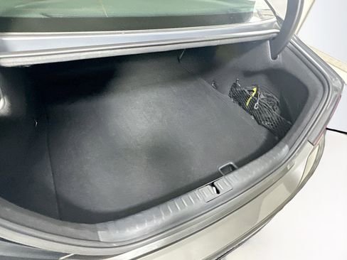 Used 2025 Genesis G70 2.5T image 28