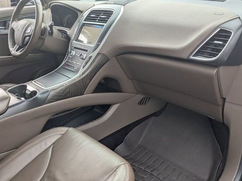 Used 2017 Lincoln MKX Reserve image 30