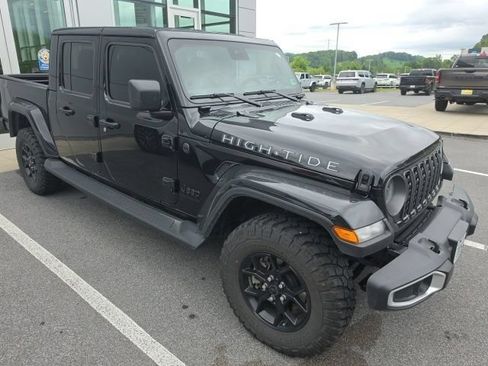 Used 2025 Jeep Gladiator Sport AWD/4WD image 14