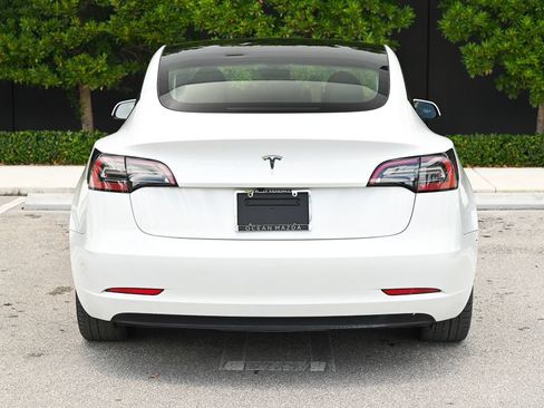 Used 2023 Tesla Model 3 Standard Range RWD image 5