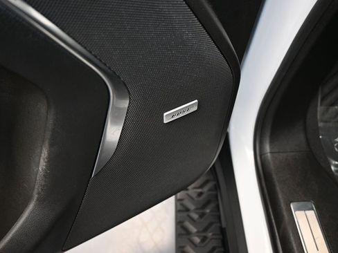 Used 2024 Chevrolet Suburban Z71 image 15