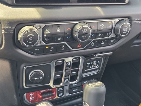 New 2025 Jeep Wrangler Unlimited Rubicon 392 image 16