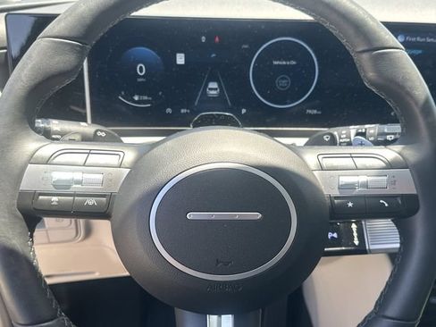 Used 2025 Hyundai Tucson Limited FWD image 20