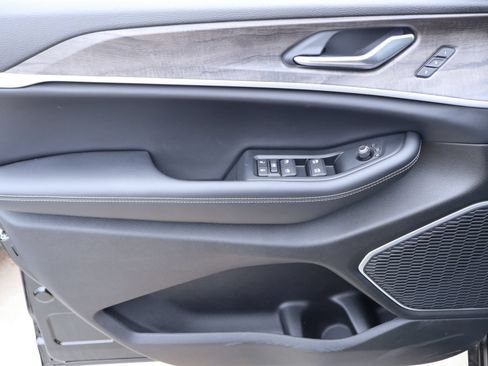 New 2026 Jeep Grand Cherokee Limited AWD/4WD image 15