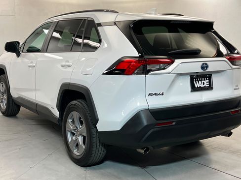 Used 2023 Toyota RAV4 LE AWD/4WD image 3