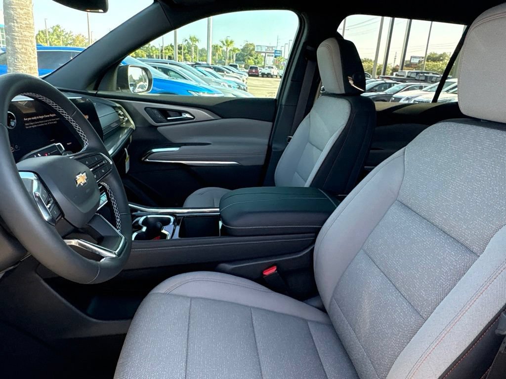 New 2027 Chevrolet Traverse LT FWD image 7