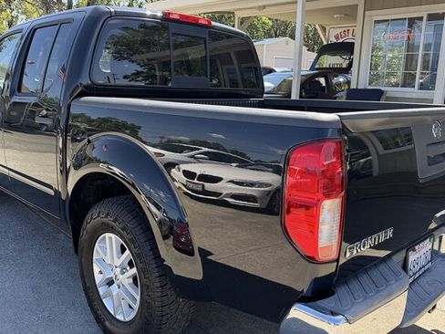 Used 2019 Nissan Frontier SV RWD image 4
