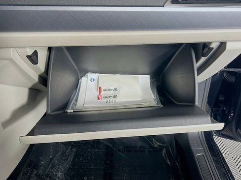 Used 2023 Volkswagen Jetta SE w/ Panoramic Sunroof Package image 31