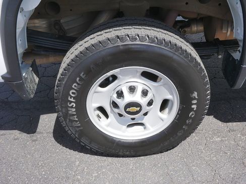 Certified 2025 Chevrolet Silverado 2500 W/T w/ WT/CX Safety Package AWD/4WD image 8