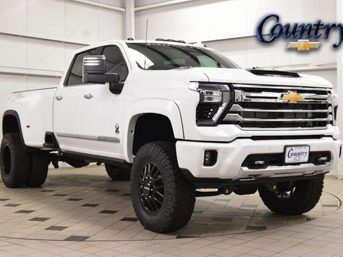 New 2026 Chevrolet Silverado 3500 High Country w/ High Country Premium Package AWD/4WD image 1