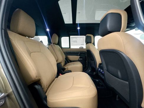 New 2026 Land Rover Defender 130 X-Dynamic SE image 26