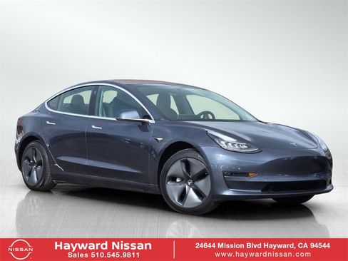 Used 2018 Tesla Model 3 Long Range image 1