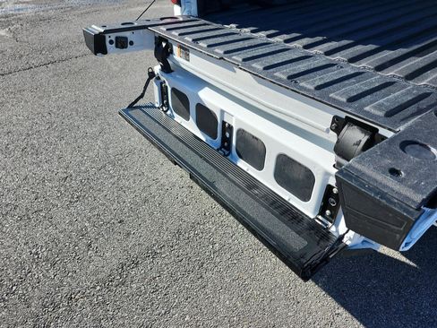 Certified 2023 GMC Sierra 1500 AT4 w/ AT4 Premium Package image 15