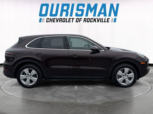 Used 2022 Porsche Cayenne AWD/4WD image 7
