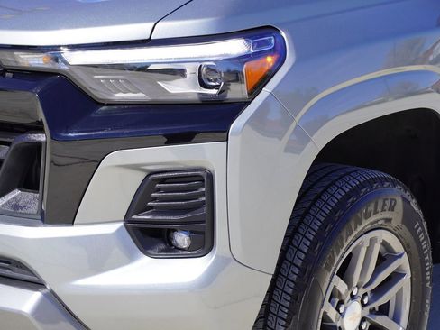 Used 2025 Chevrolet Colorado LT w/ LT Convenience Package image 2