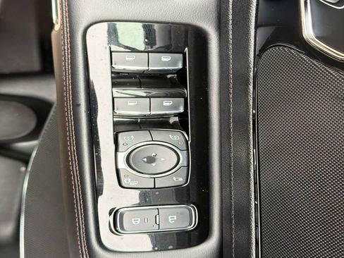 Used 2023 Lincoln Aviator AWD w/ Premium Package image 20