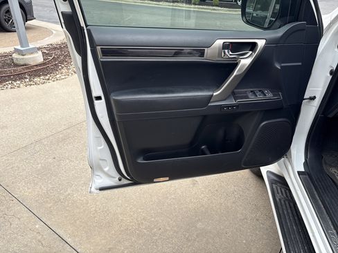 Used 2021 Lexus GX 460 Premium image 23