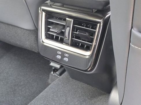Used 2026 Toyota Crown Platinum AWD/4WD image 31