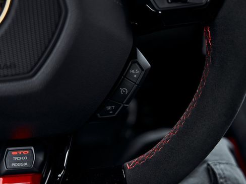 Used 2022 Lamborghini Huracan STO image 60