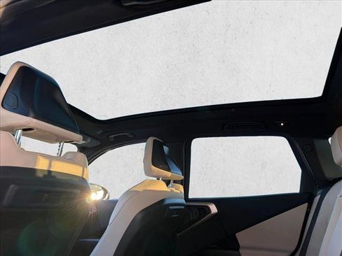 Used 2025 BMW X3 xDrive30i w/ Convenience Package image 18