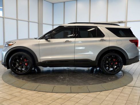 Used 2020 Ford Explorer ST w/ ST Street Pack image 5