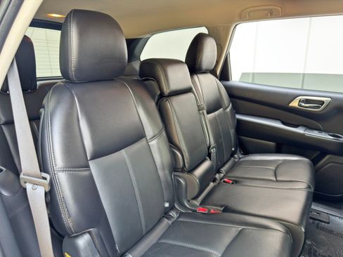Used 2020 Nissan Pathfinder SL AWD/4WD image 40