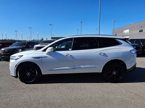 Used 2024 Buick Enclave Essence w/ Sport Touring Edition AWD/4WD image 7