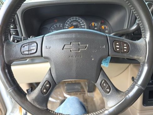 Used 2004 Chevrolet Tahoe Z71 w/ Z71 Preferred Equipment Group AWD/4WD image 19