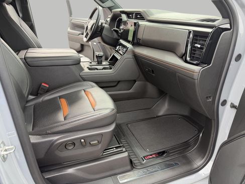 Certified 2024 GMC Sierra 1500 AT4 w/ Technology Package AWD/4WD image 13
