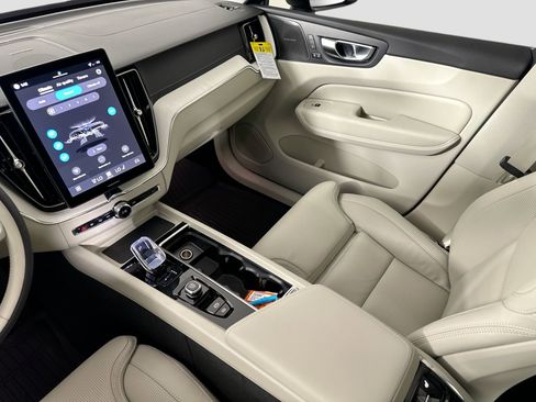 New 2026 Volvo XC60 B5 Ultra w/ Protection Package Premier image 25