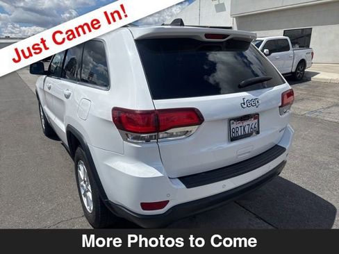 Used 2020 Jeep Grand Cherokee Laredo RWD image 3