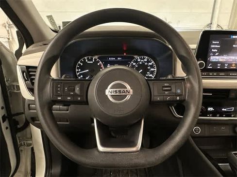 Used 2021 Nissan Rogue SV image 7