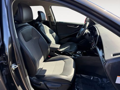 Used 2024 Kia Niro Wind w/ Wind Preserve Package FWD image 19
