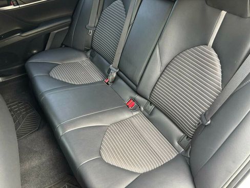 Used 2019 Toyota Camry SE image 17