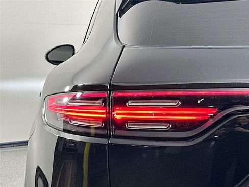 Certified 2023 Porsche Cayenne Turbo S AWD/4WD image 16