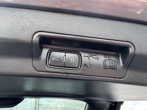 Used 2022 Ford Explorer Limited AWD/4WD image 62