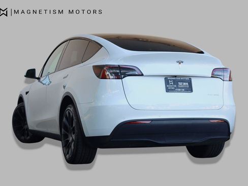 Used 2022 Tesla Model Y Long Range AWD/4WD image 7