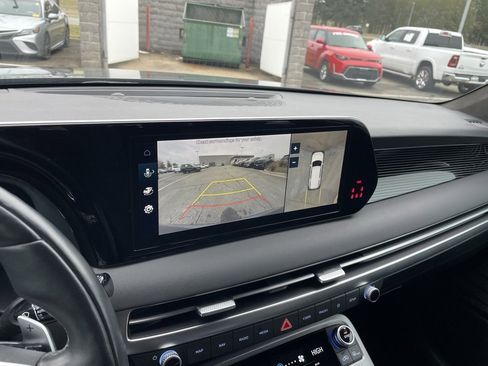 Used 2023 Hyundai Palisade Calligraphy image 17