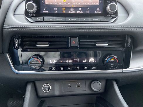 Used 2021 Nissan Rogue SV image 20