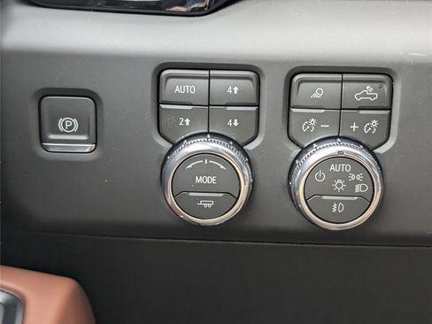 New 2026 GMC Sierra 2500 Denali Ultimate image 28