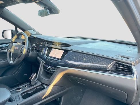 Used 2024 Cadillac XT6 Premium Luxury w/ LPO, Floor Liner Package image 32