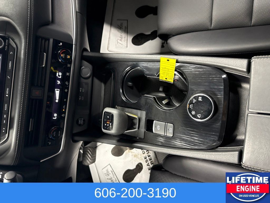 Used 2024 Nissan Rogue SV w/ SV Premium Package AWD/4WD image 25
