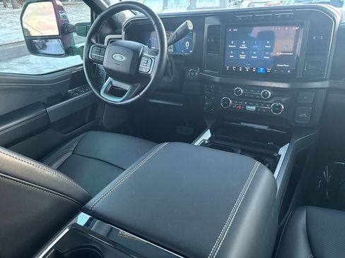 Used 2024 Ford F350 Lariat w/ Chrome Package image 32