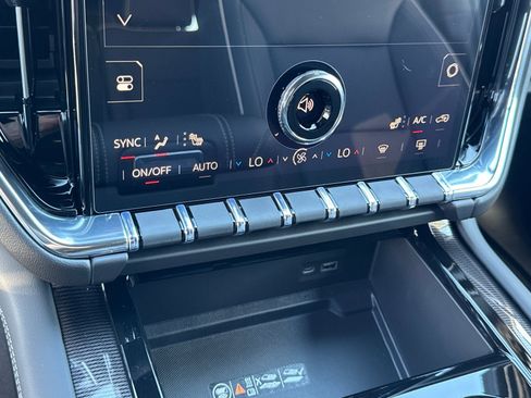 New 2026 GMC Yukon Elevation image 34